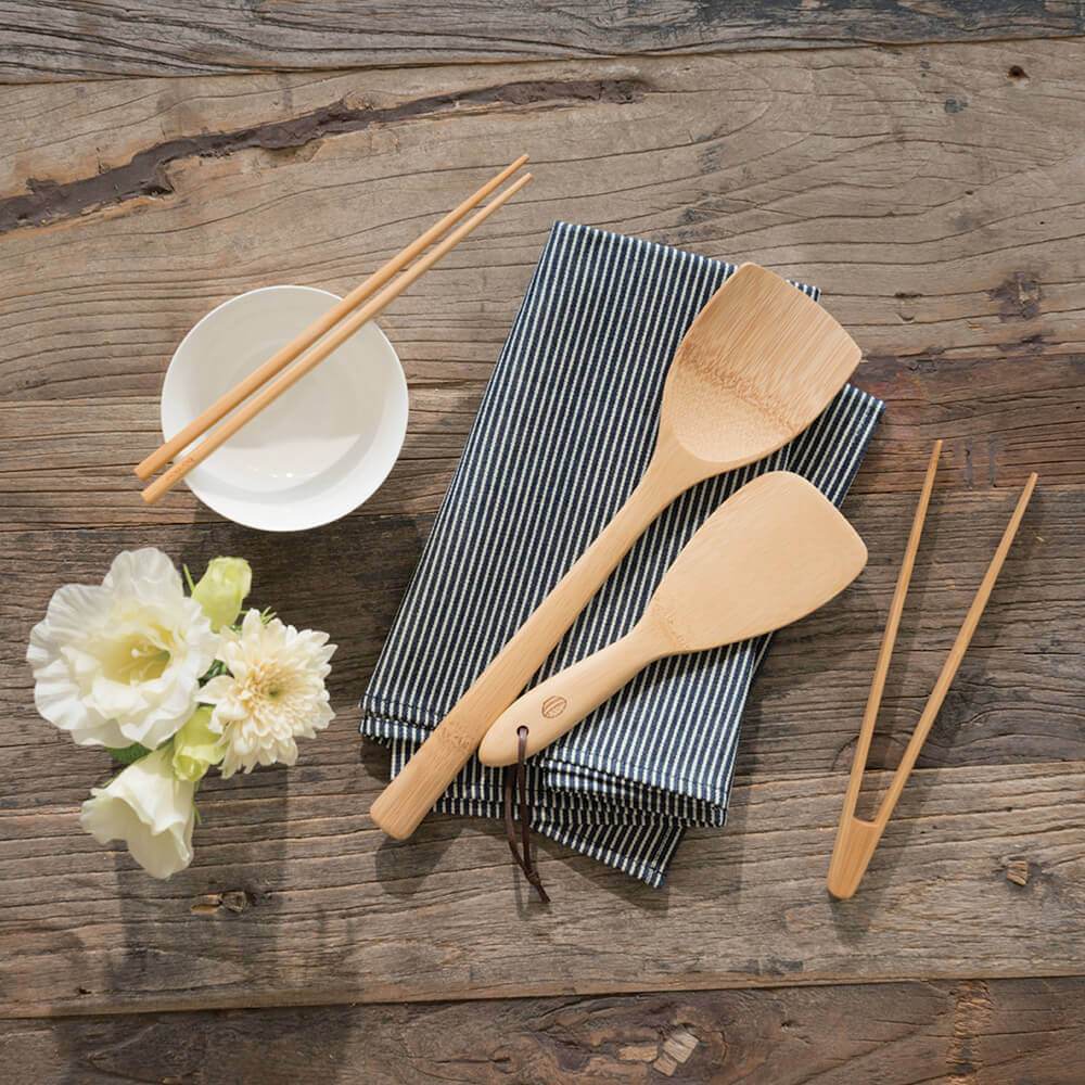 https://shop.bambuhome.com/cdn/shop/products/Asian_Collection_Tongs_Wok_RicePaddle_Chopsticks-bambu_123e4e31-3a42-465f-b86d-aeddd0f7eae1.jpg?v=1703107542